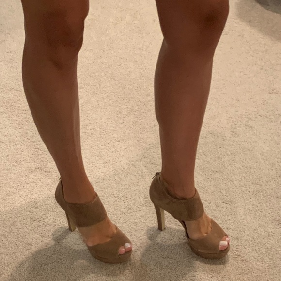 BCBGeneration Heel 7.5 Suede Tan - Picture 7 of 10